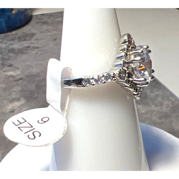 Ring Bomb Party Ring, Size 6, NWOT - Picture 2 of 5